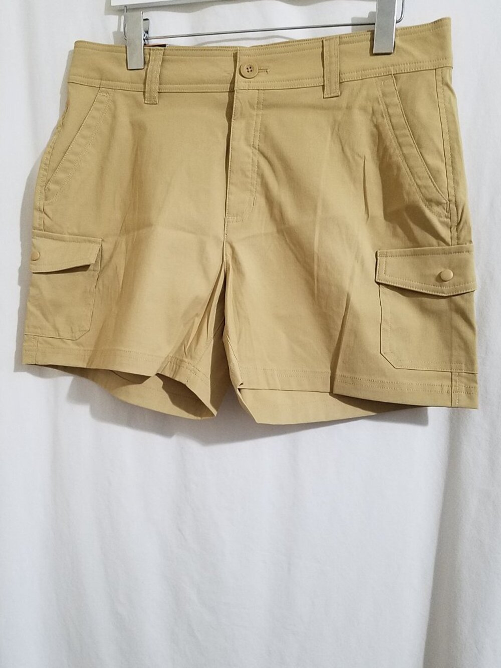 Eddie Bauer Women's Khaki Cargo Utility Shorts | Size 14 | New With Tags